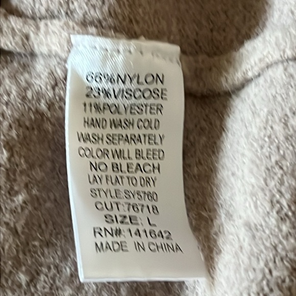 She + Sky Oversized Sweater Large - Picture 4 of 4